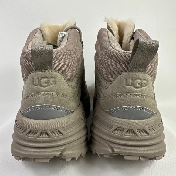 UGG Putty Hiker Waterproof 1112367
Size 8 in men or size 9.5 in women - Picture 9 of 13